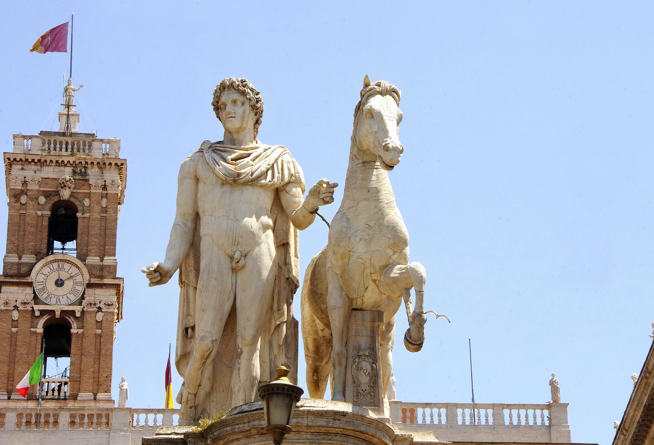 rome statue jumper free photo