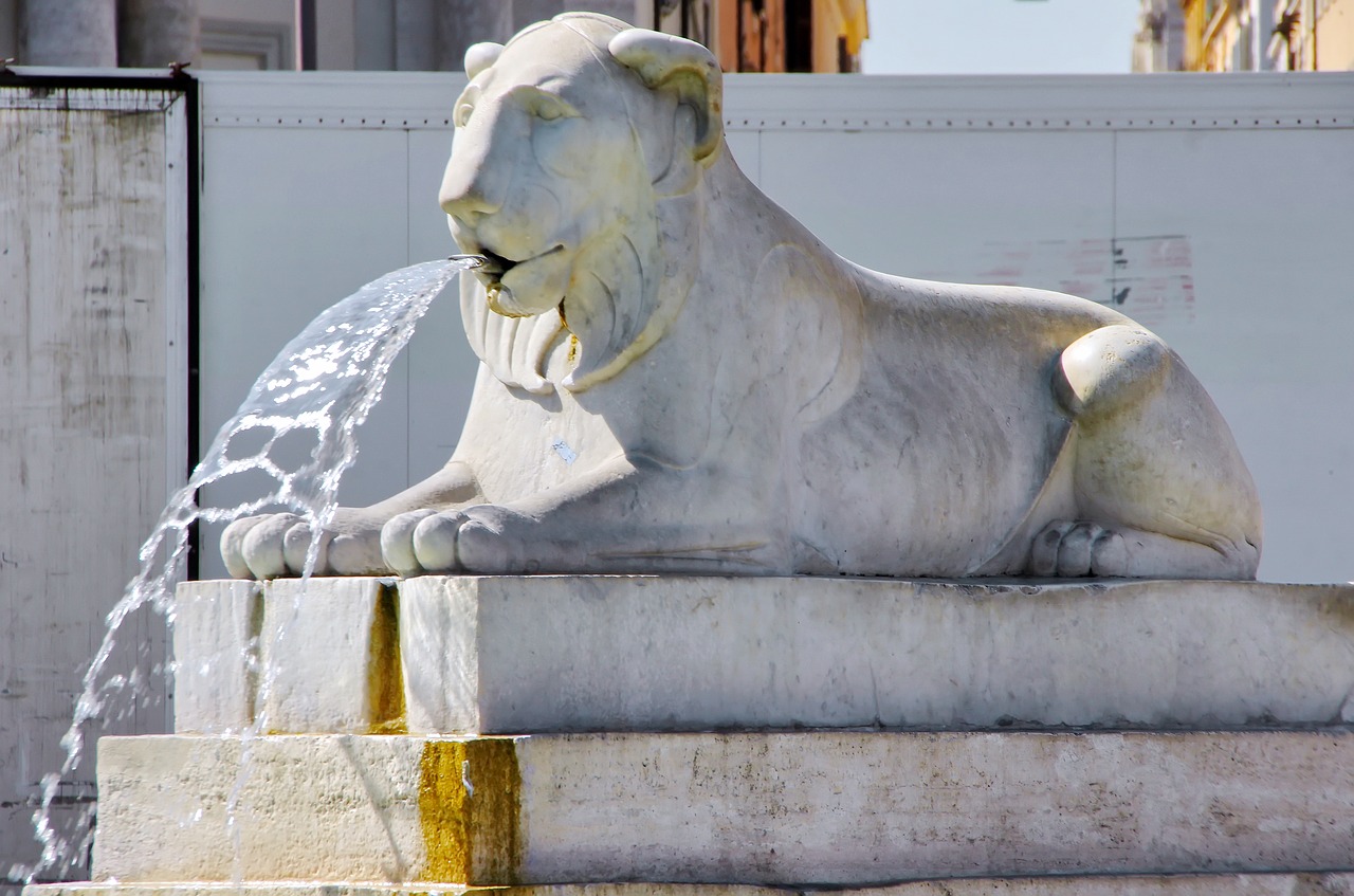 rome fountain statue free photo