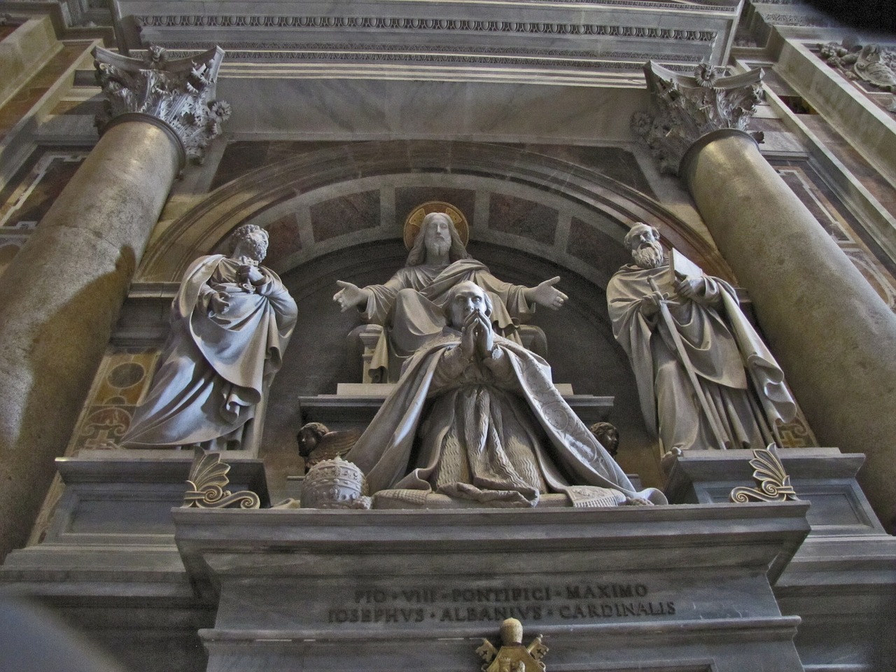 rome saint peter's cathedral sculpture free photo
