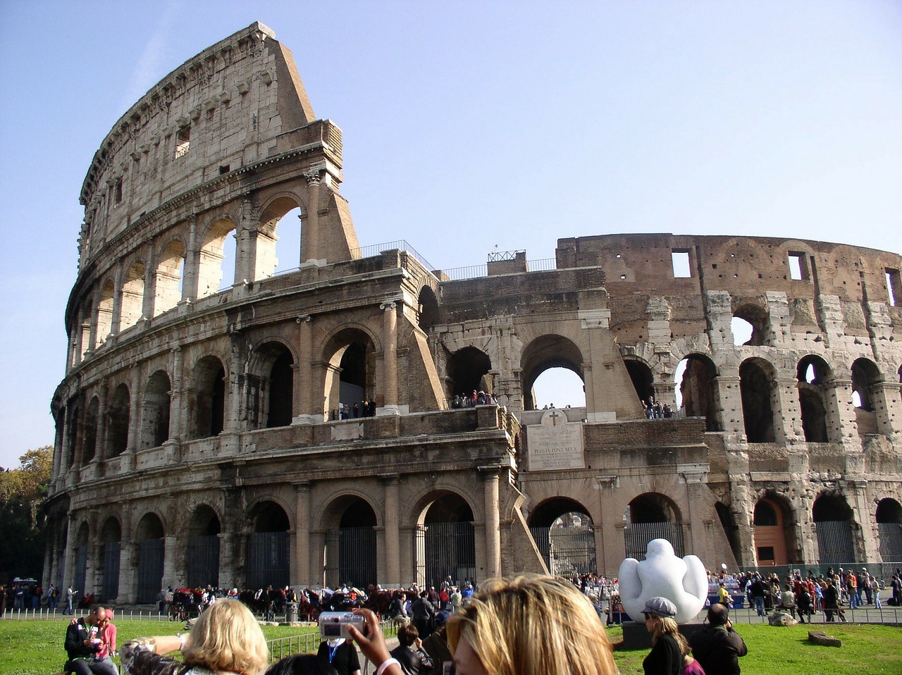 rome ancient ruins colosseum free photo