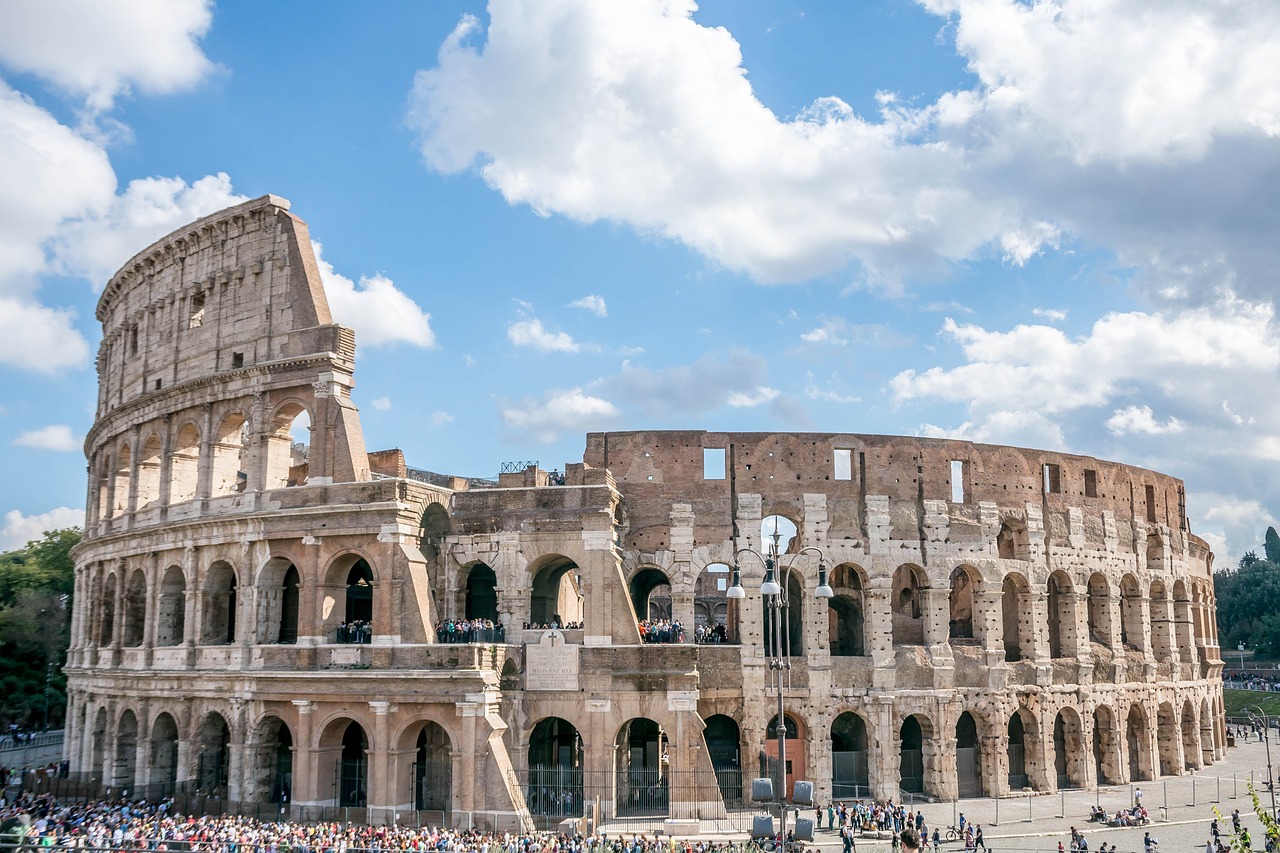 rome  italy colosseum  antiquity free photo