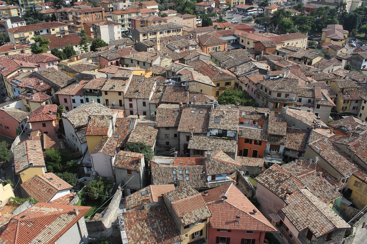 roof  architecture  city free photo