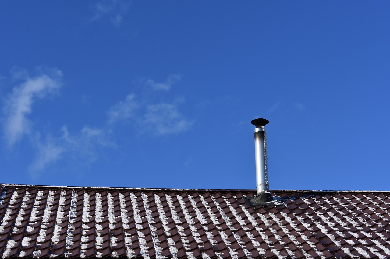 roof  snow  sky free photo