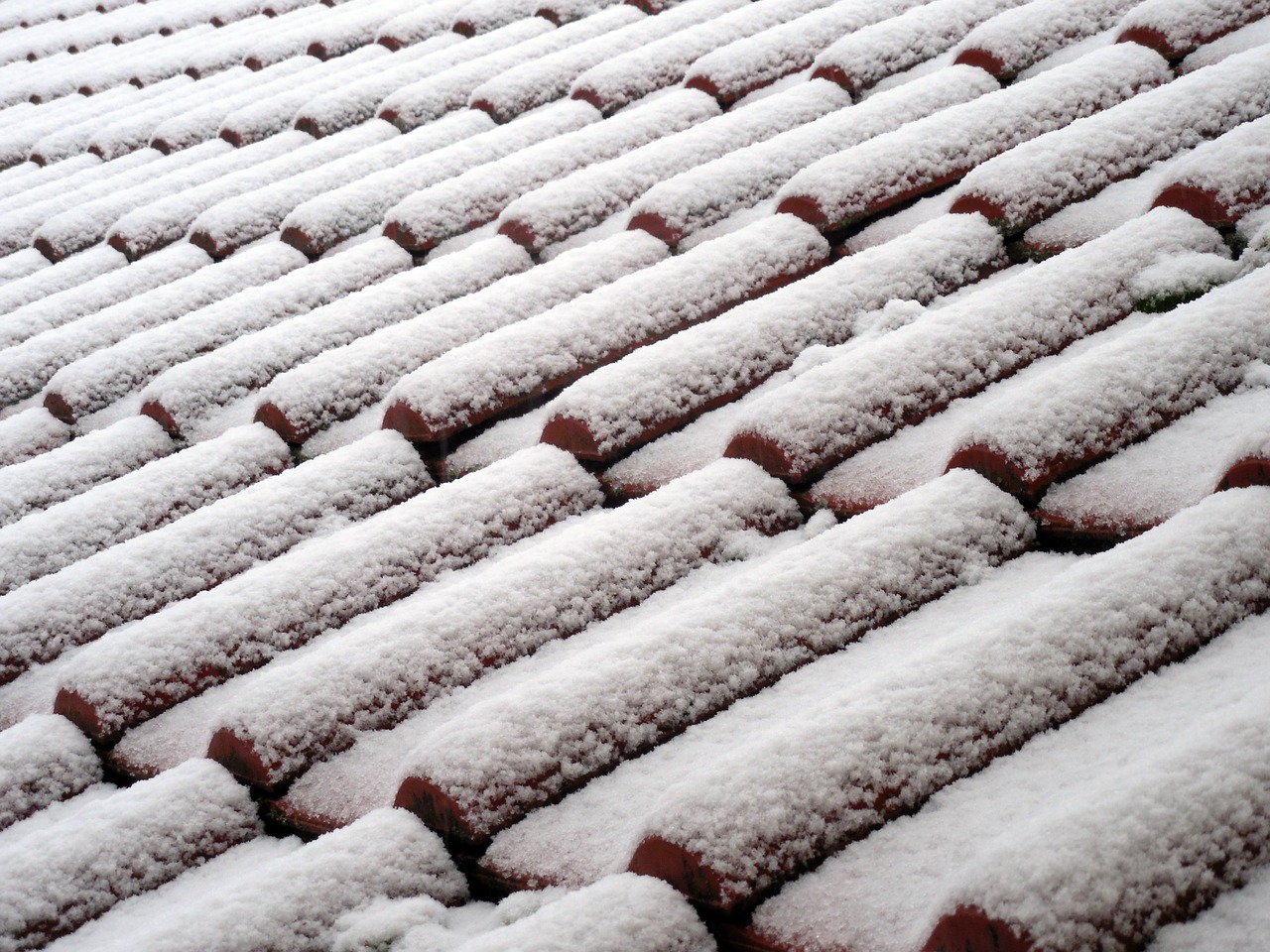 roof tile winter free photo