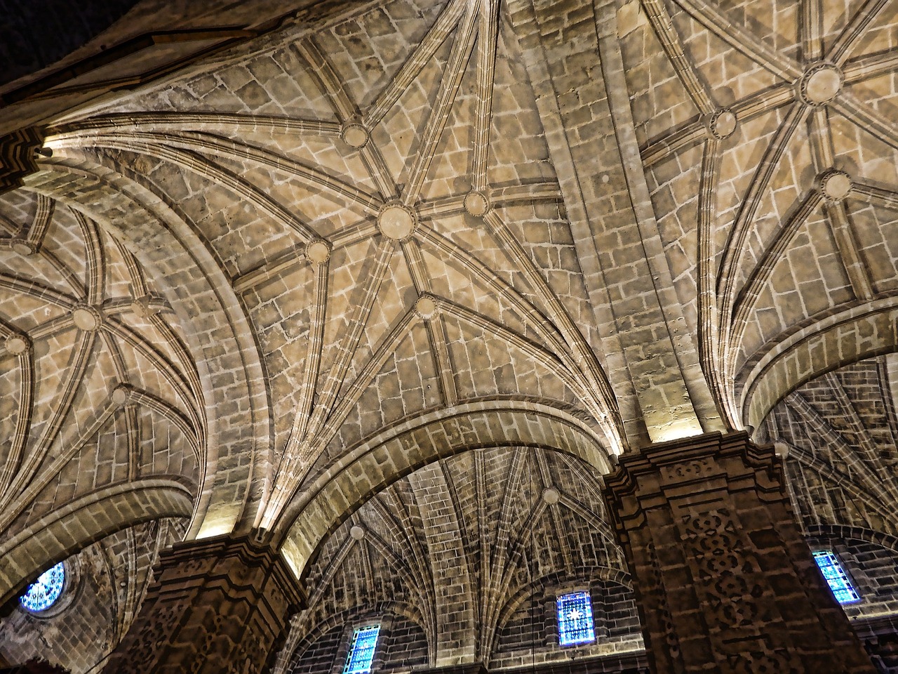 roof church columns cathedral free photo