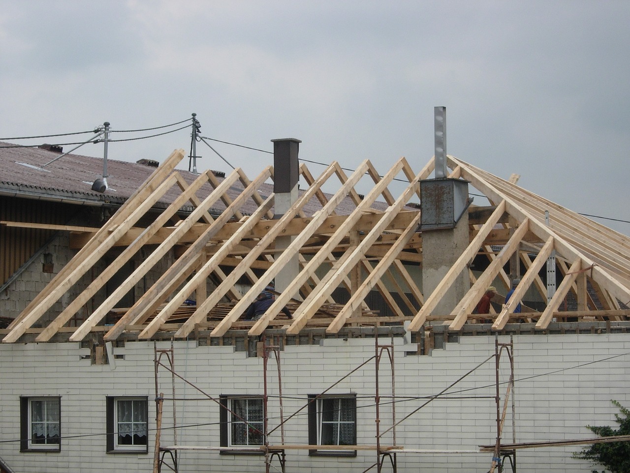 roof truss build site free photo