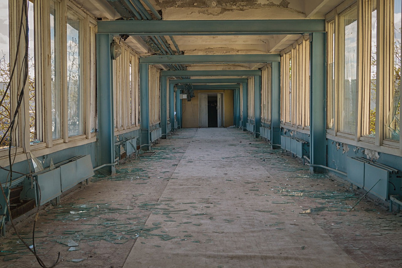 room corridor bulag free photo