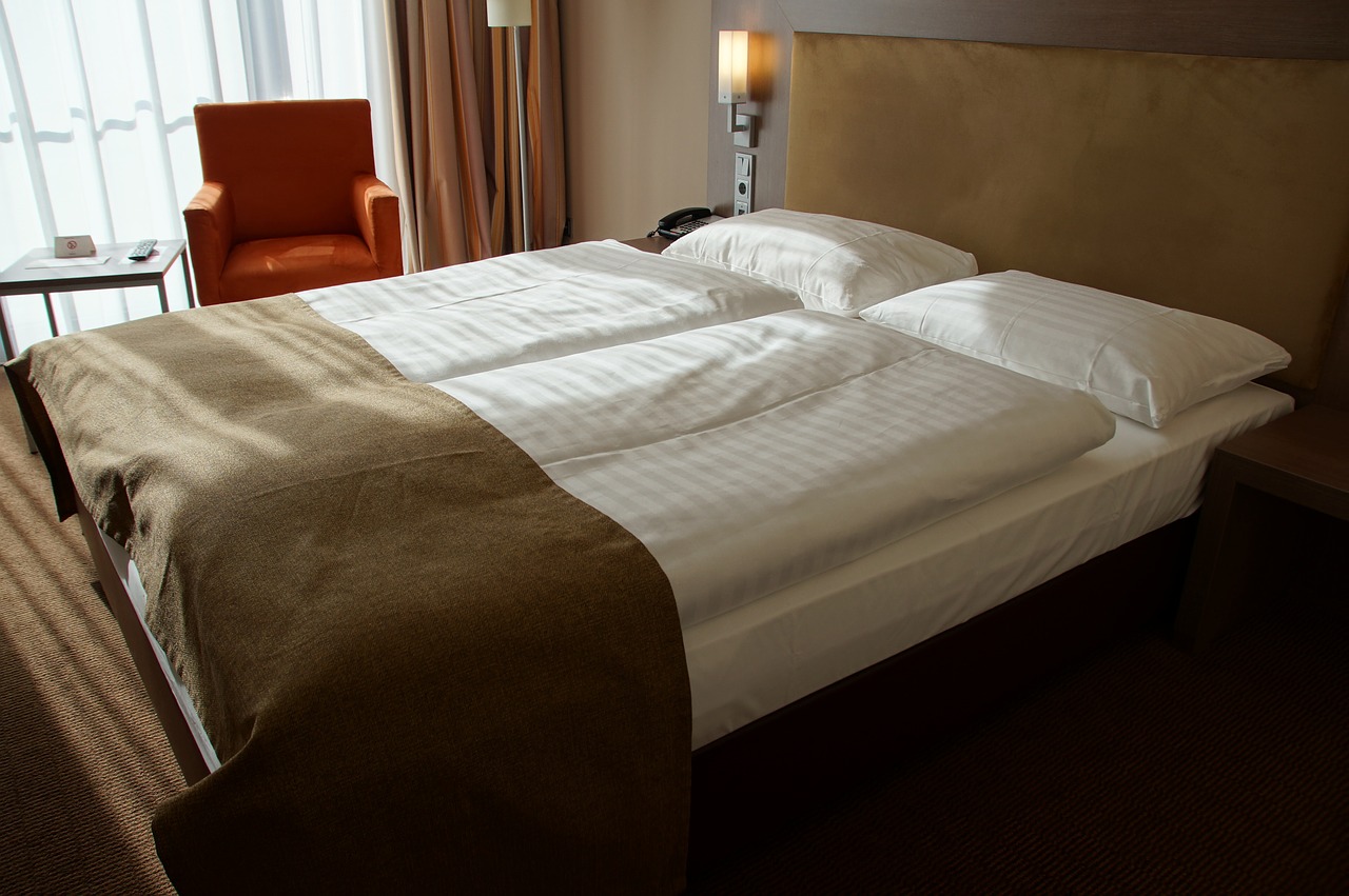 room hotel bed double bed free photo