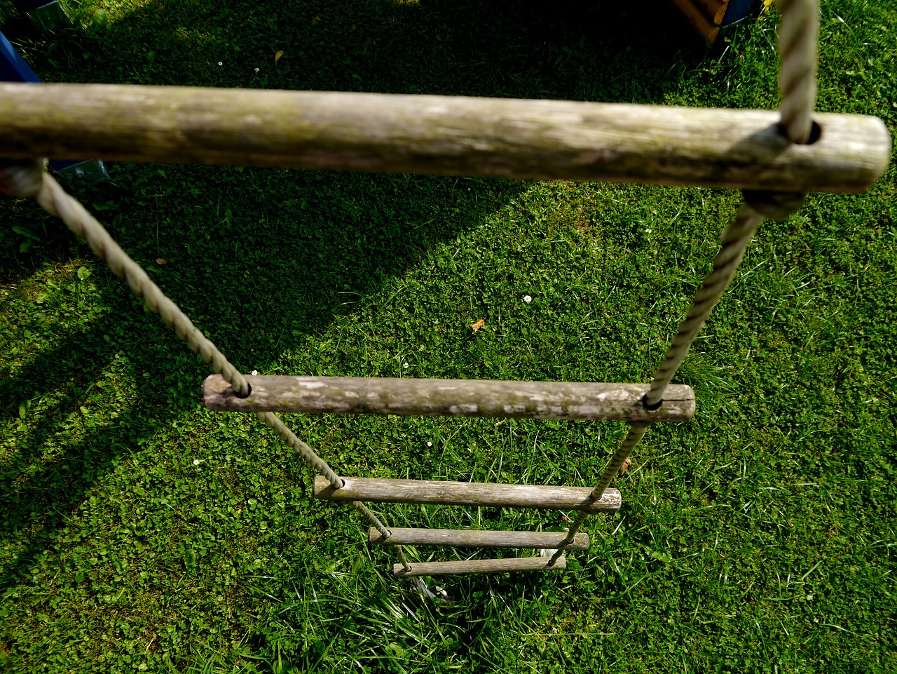 rope ladder playground head free photo