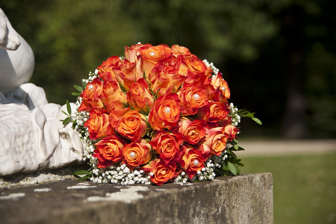 rose  bouquet of roses  wedding free photo