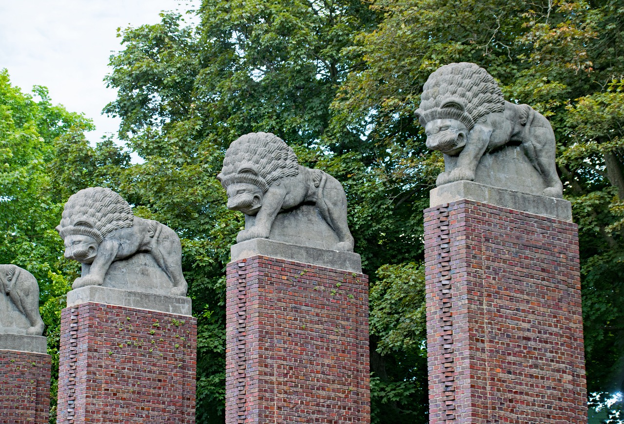 rose height lion gate darmstadt free photo