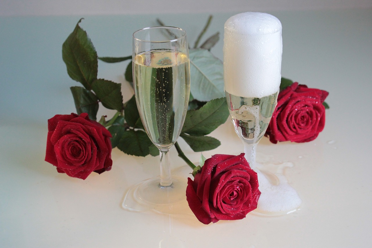 roses champagne drink free photo