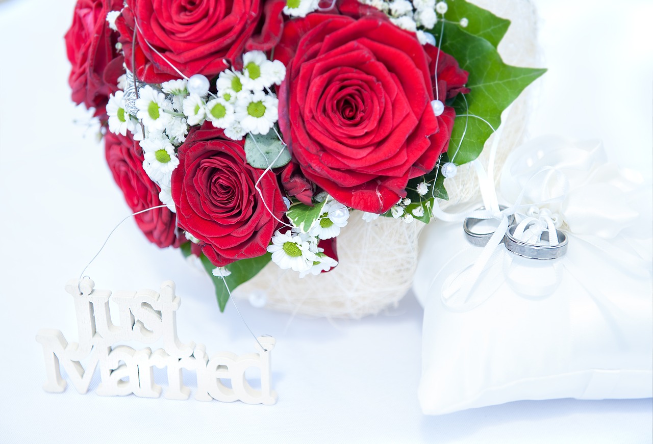 roses bridal bouquet wedding bouquet free photo