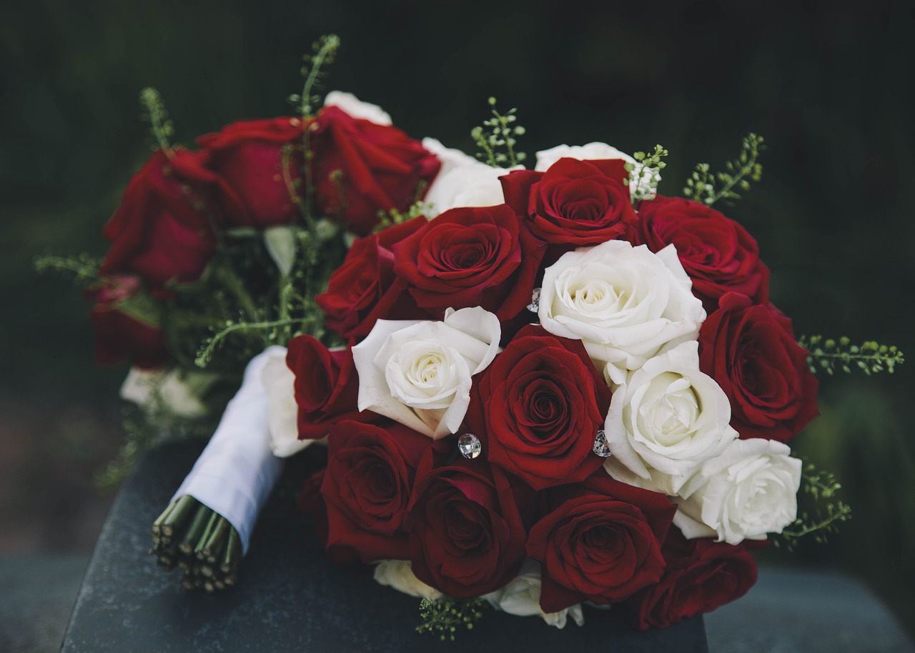 roses bouquet flowers free photo