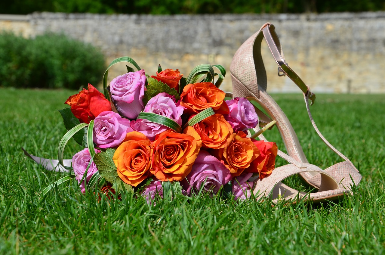 roses  wedding  bride free photo