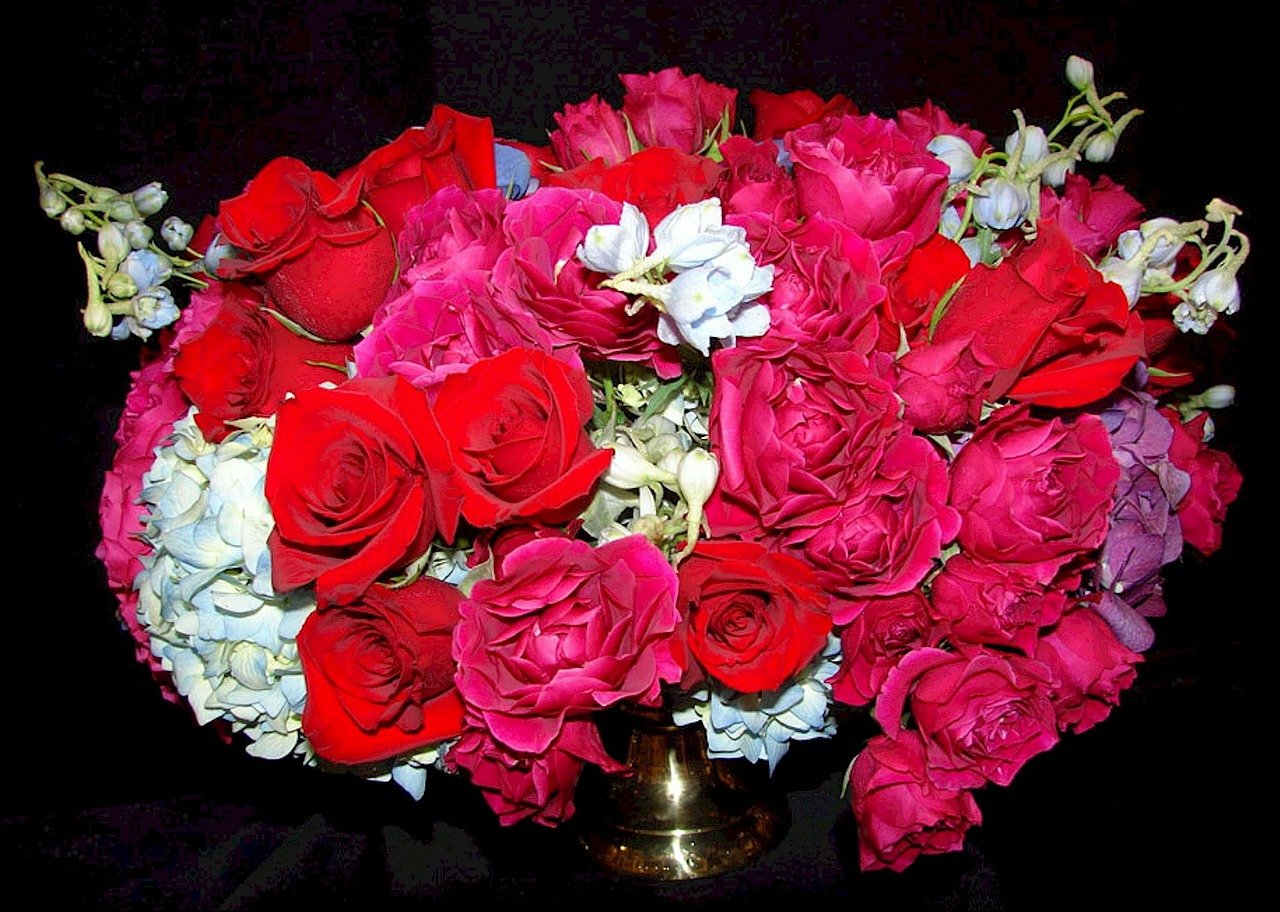 roses bouquet centerpiece free photo