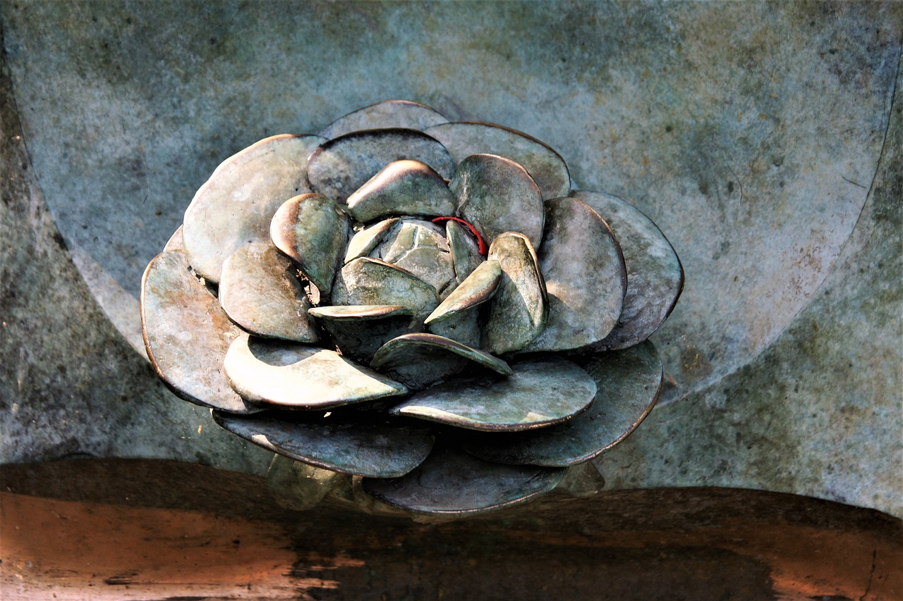 rosette iron sculpture free photo