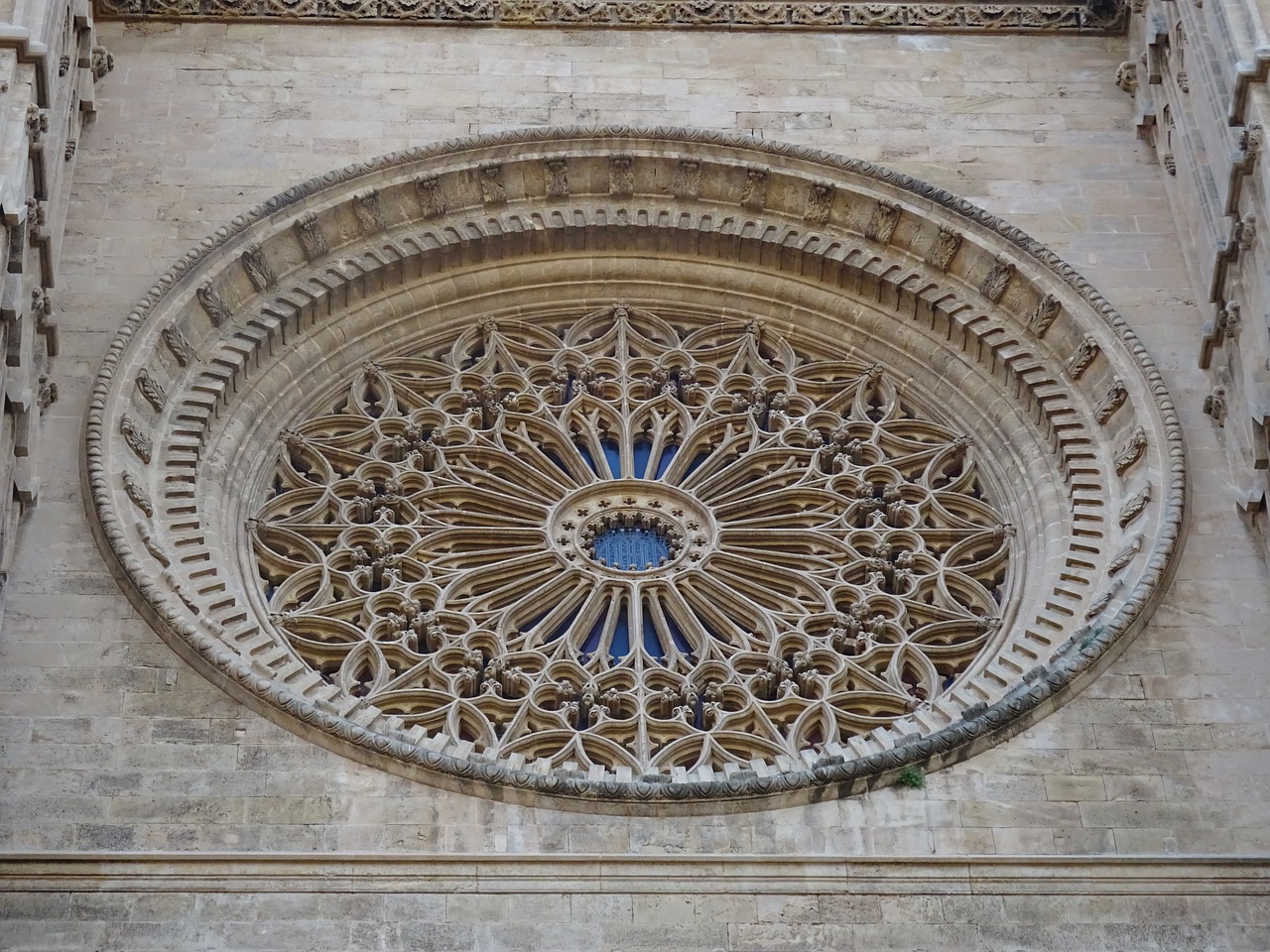 rosette cathedral palma free photo