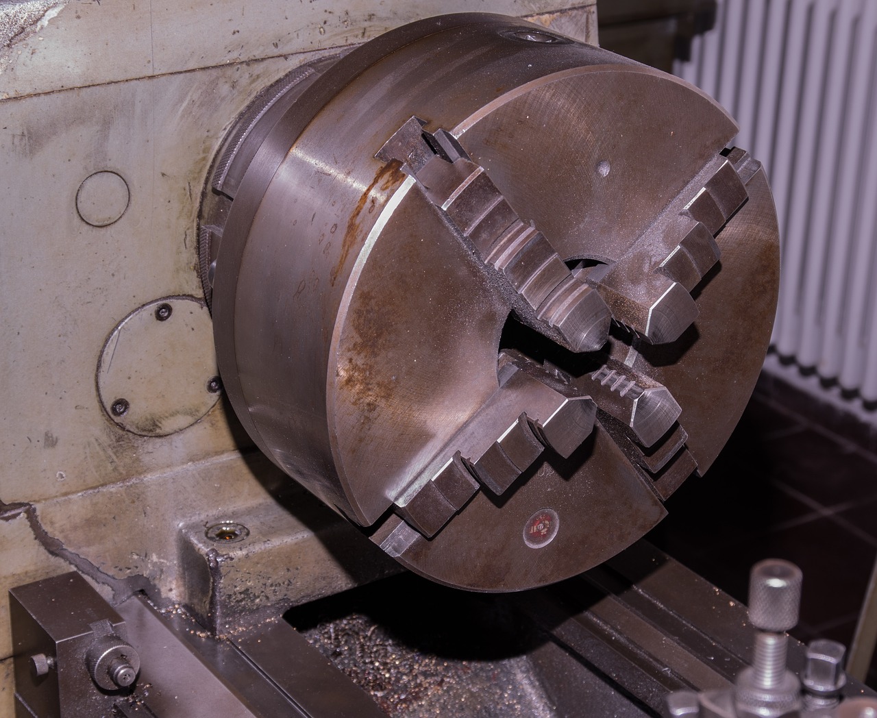 rotary head  lathe  metal free photo