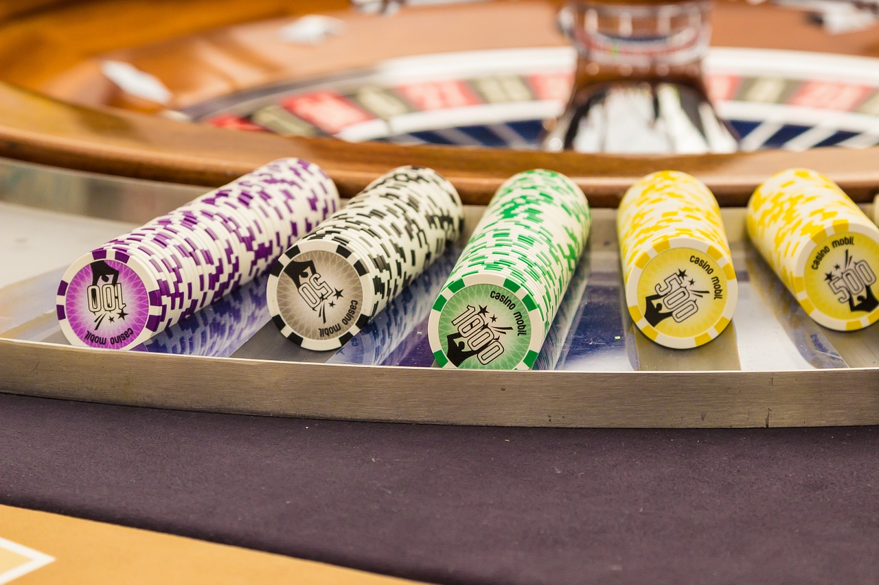 roulette gambling game bank free photo