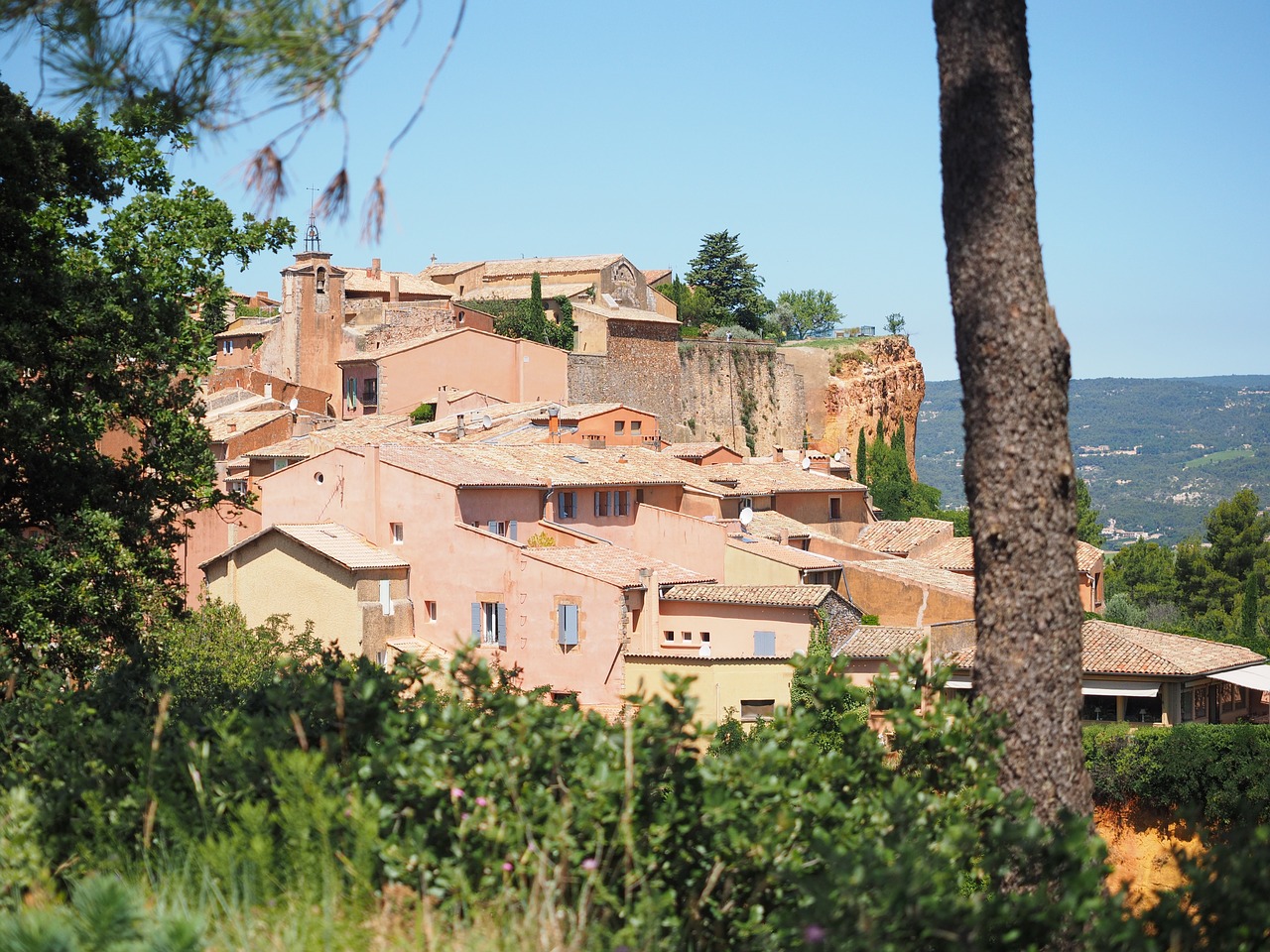 Village community. Руссильон Прованс. Руссильон Франция. Люберон Прованс. Средиземноморская деревушка.