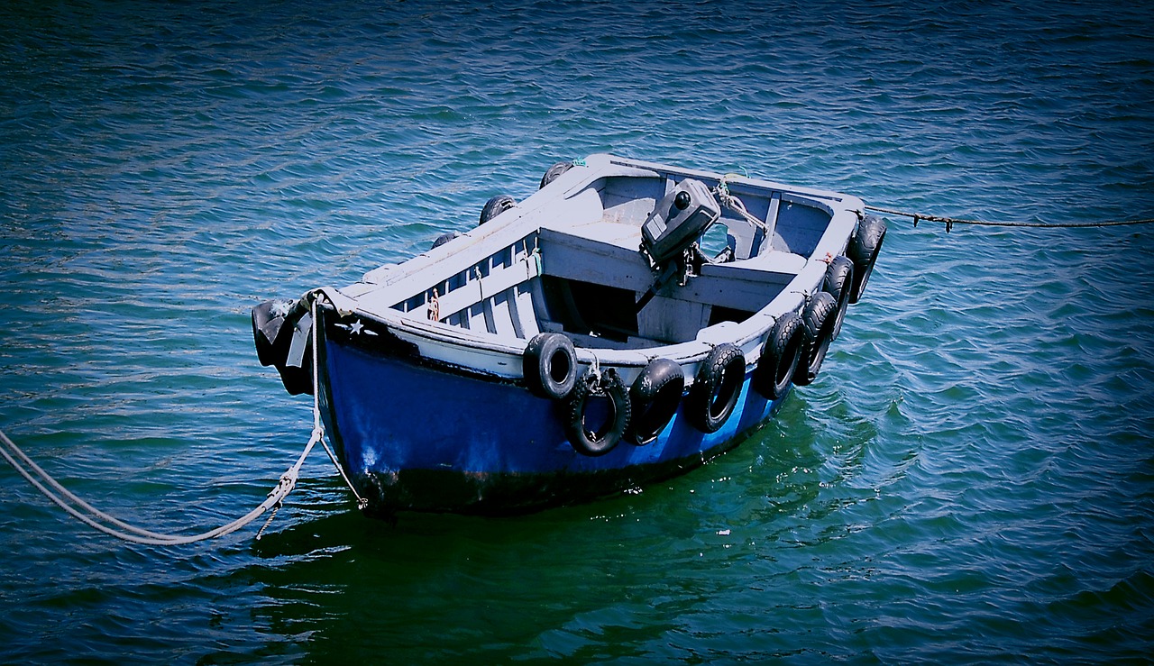 rowing boat boot empty free photo