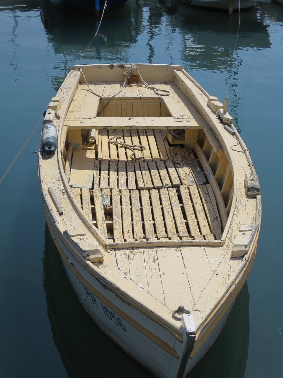 rowing boat  boat  water free photo