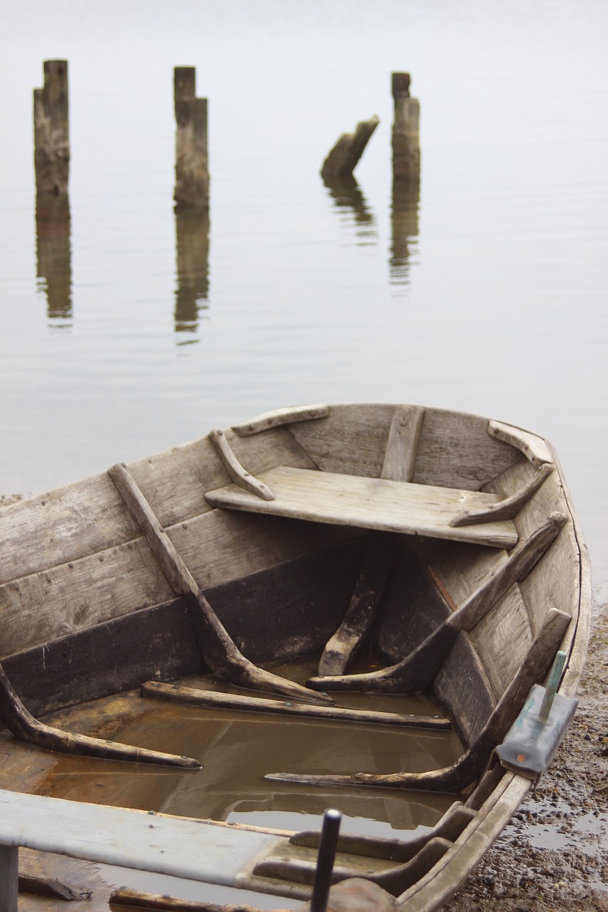 rowing boat boat old free photo