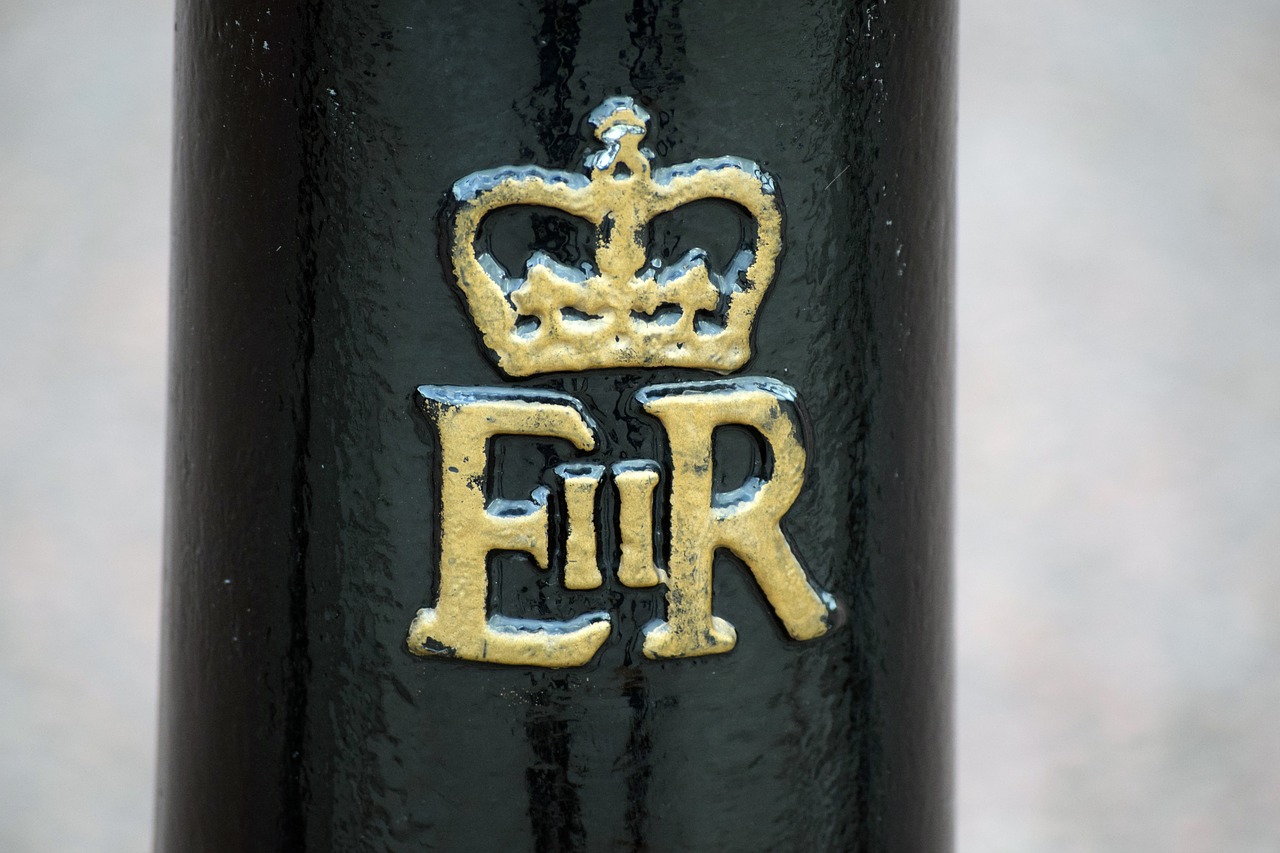 royal cypher of queen elizabeth ii royal cypher london free photo