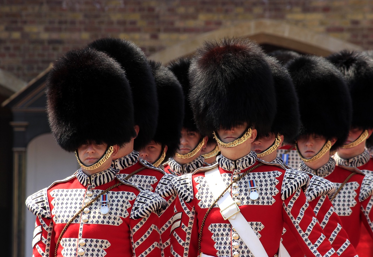royal guard buckingham palace guards free photo