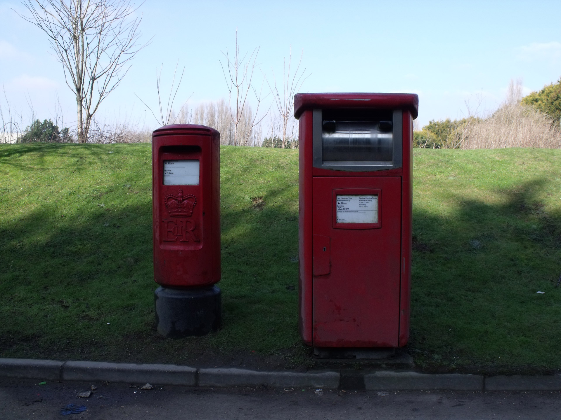 royal mail postbox pillar box free photo