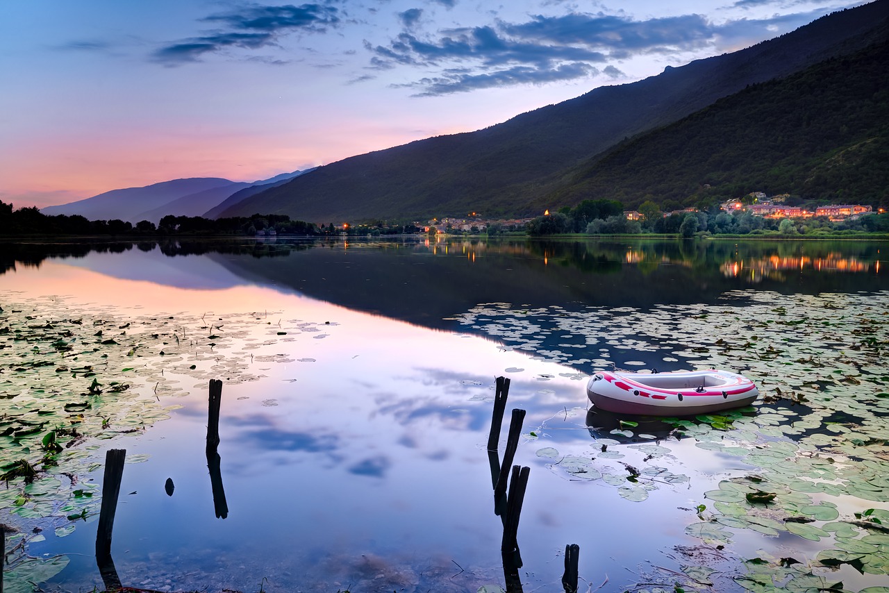 rubber  boat  lake free photo