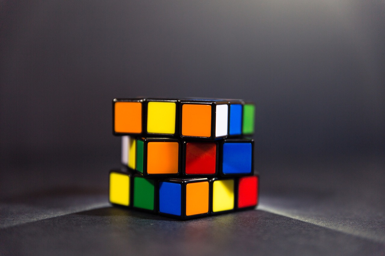 rubik cube puzzle toy free photo