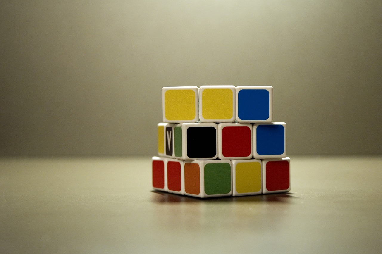 rubik's cube challenge game free photo