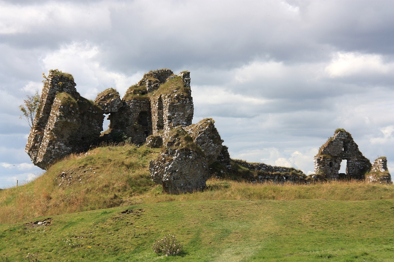 ruin clonmacnoise castle substantiate free photo