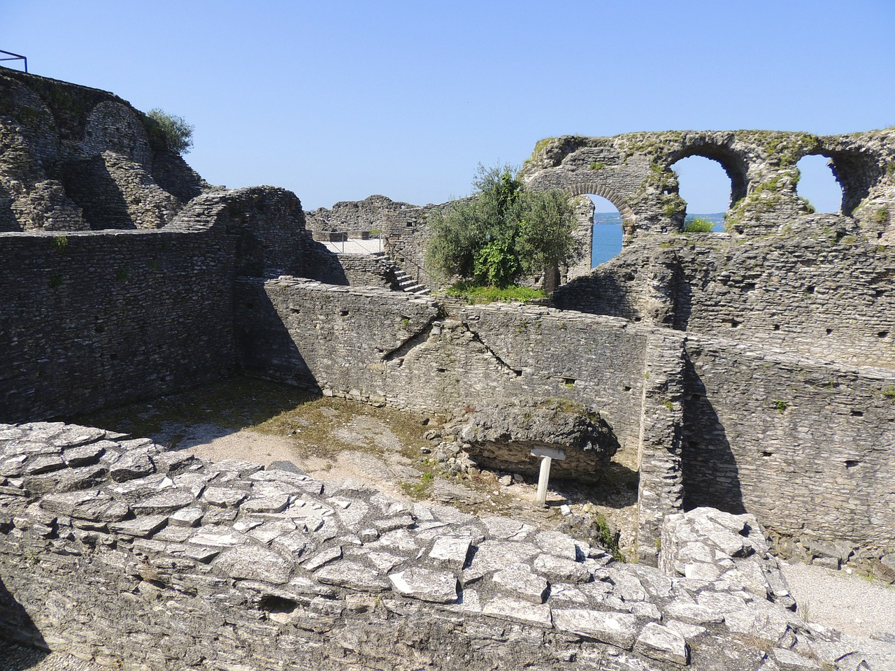 ruin arches wall free photo