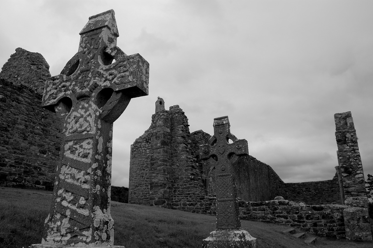 ruin ireland clonmacnoise castle free photo
