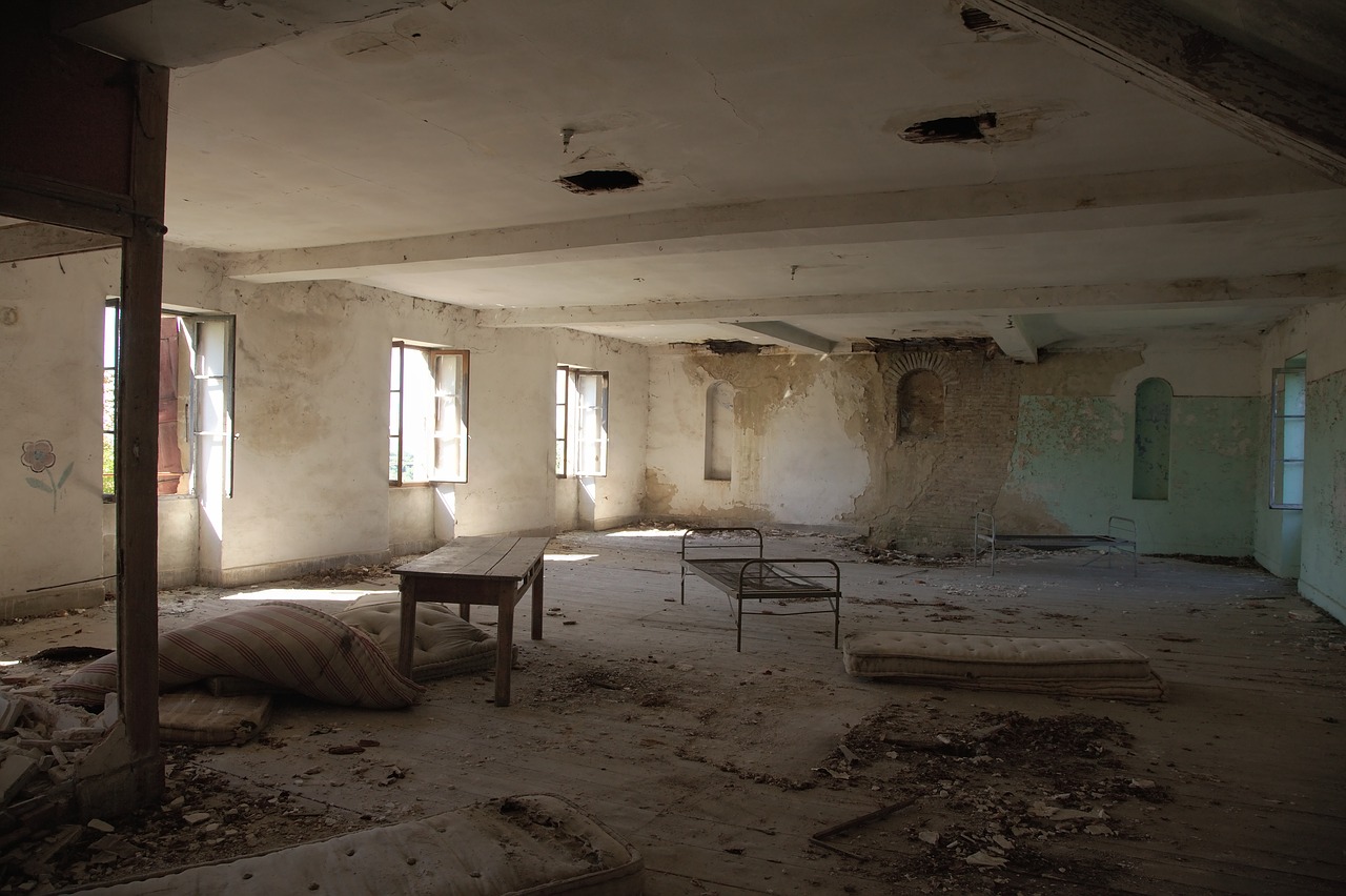 ruin dormitory leave free photo