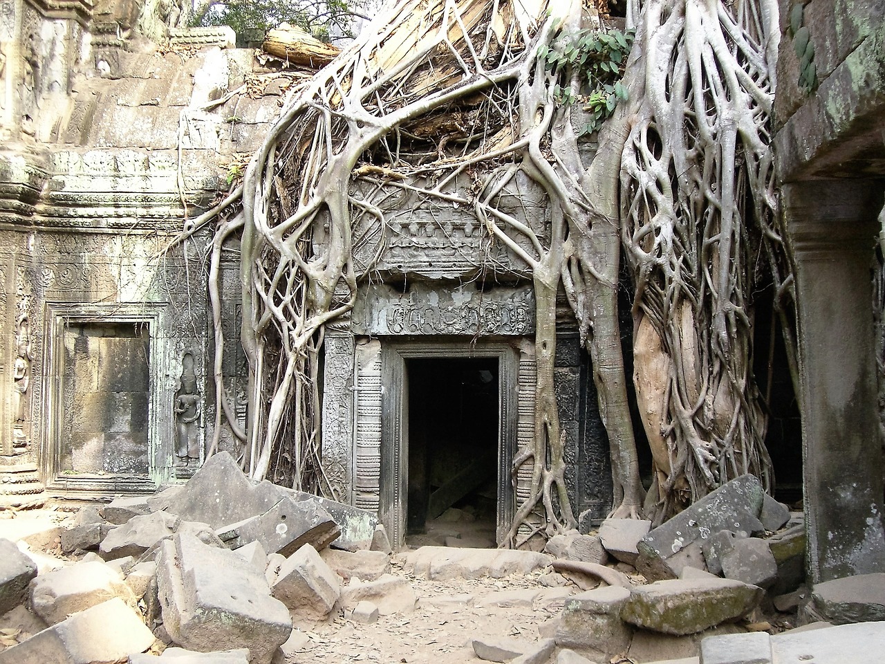 ruin temple cambodia free photo
