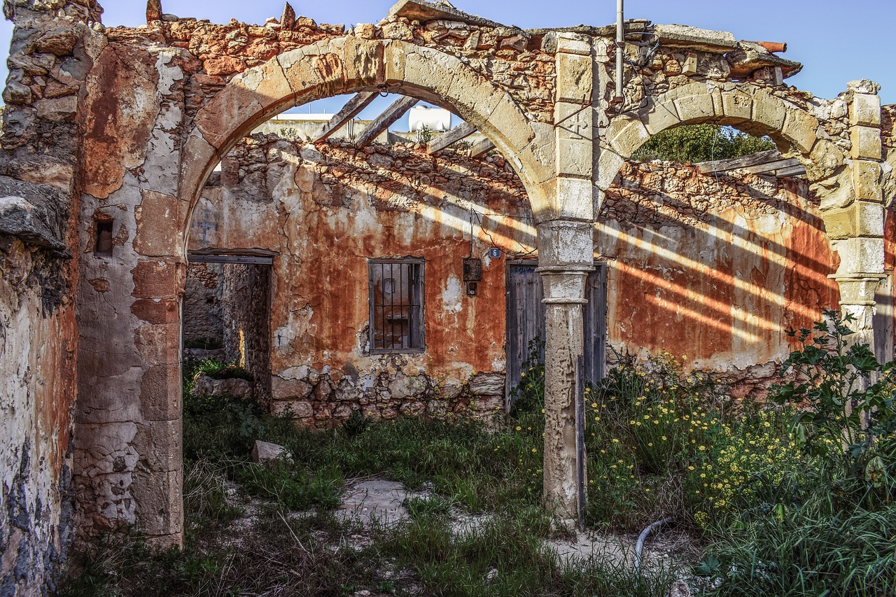 ruin old house destroyed free photo