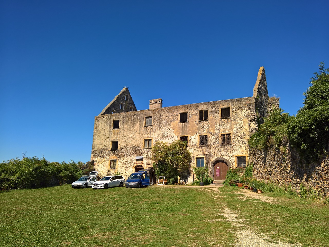 ruin castle burkheim free photo