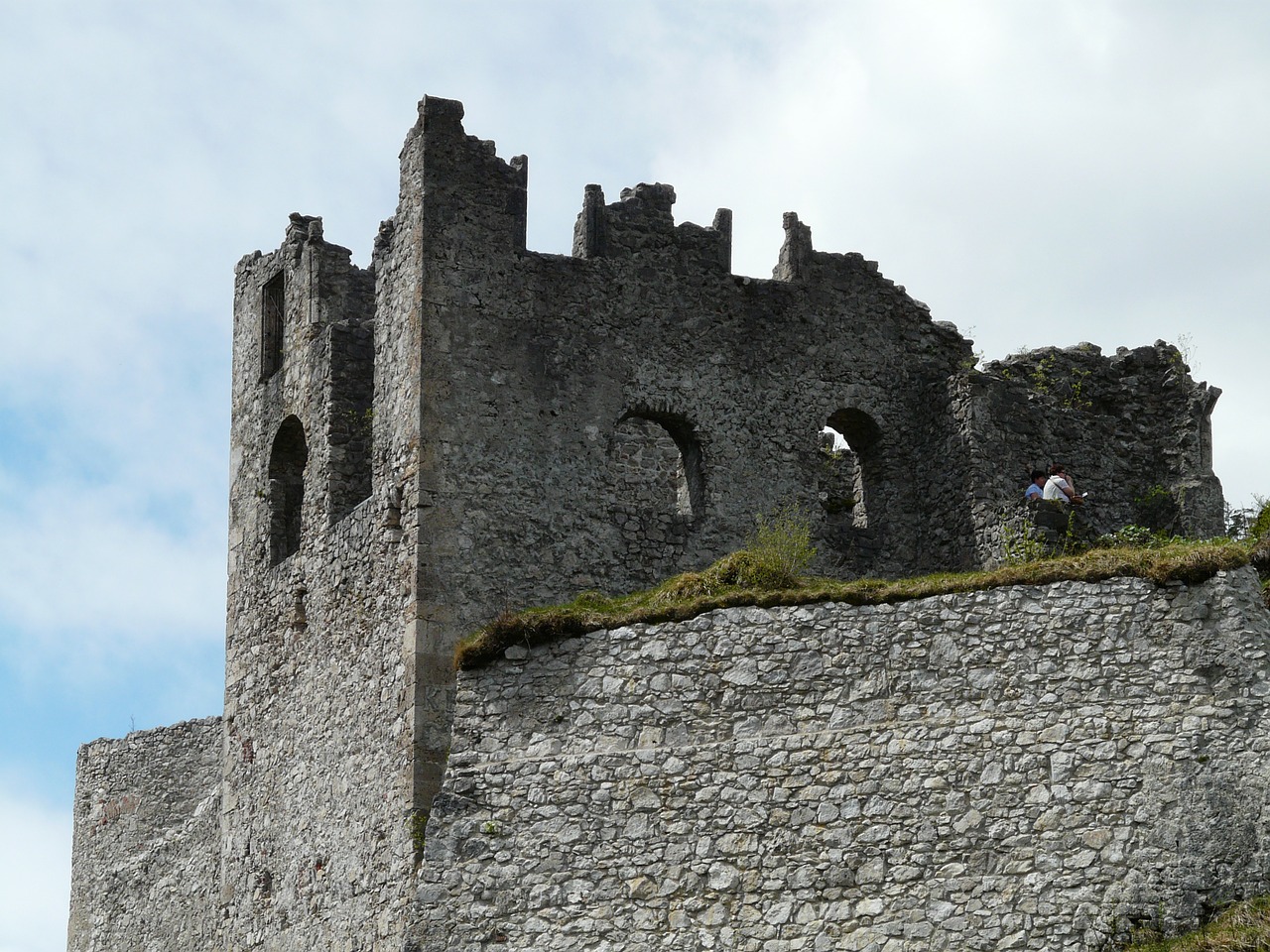 ruin castle battlements free photo