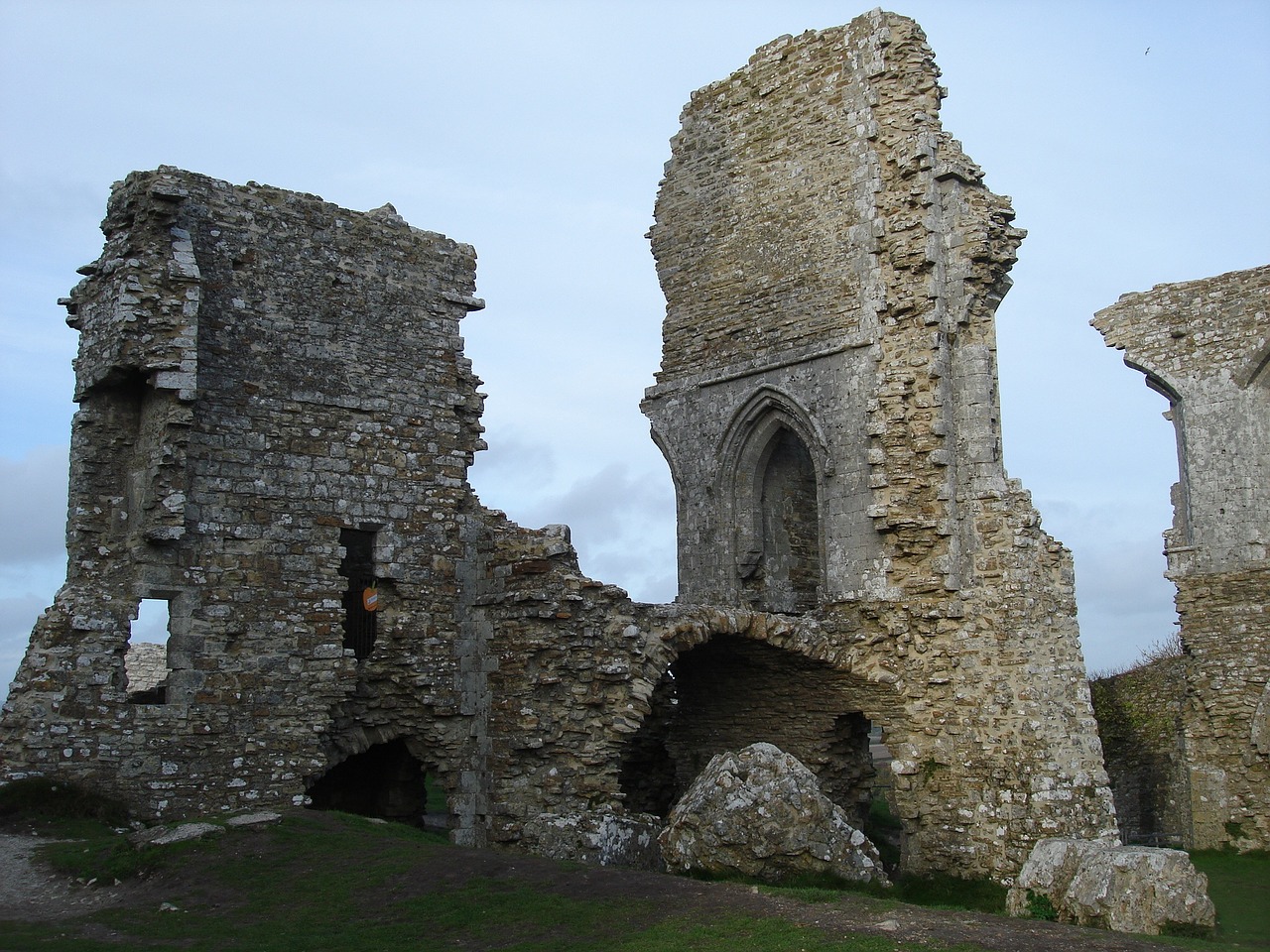 ruinas castles south of england free photo