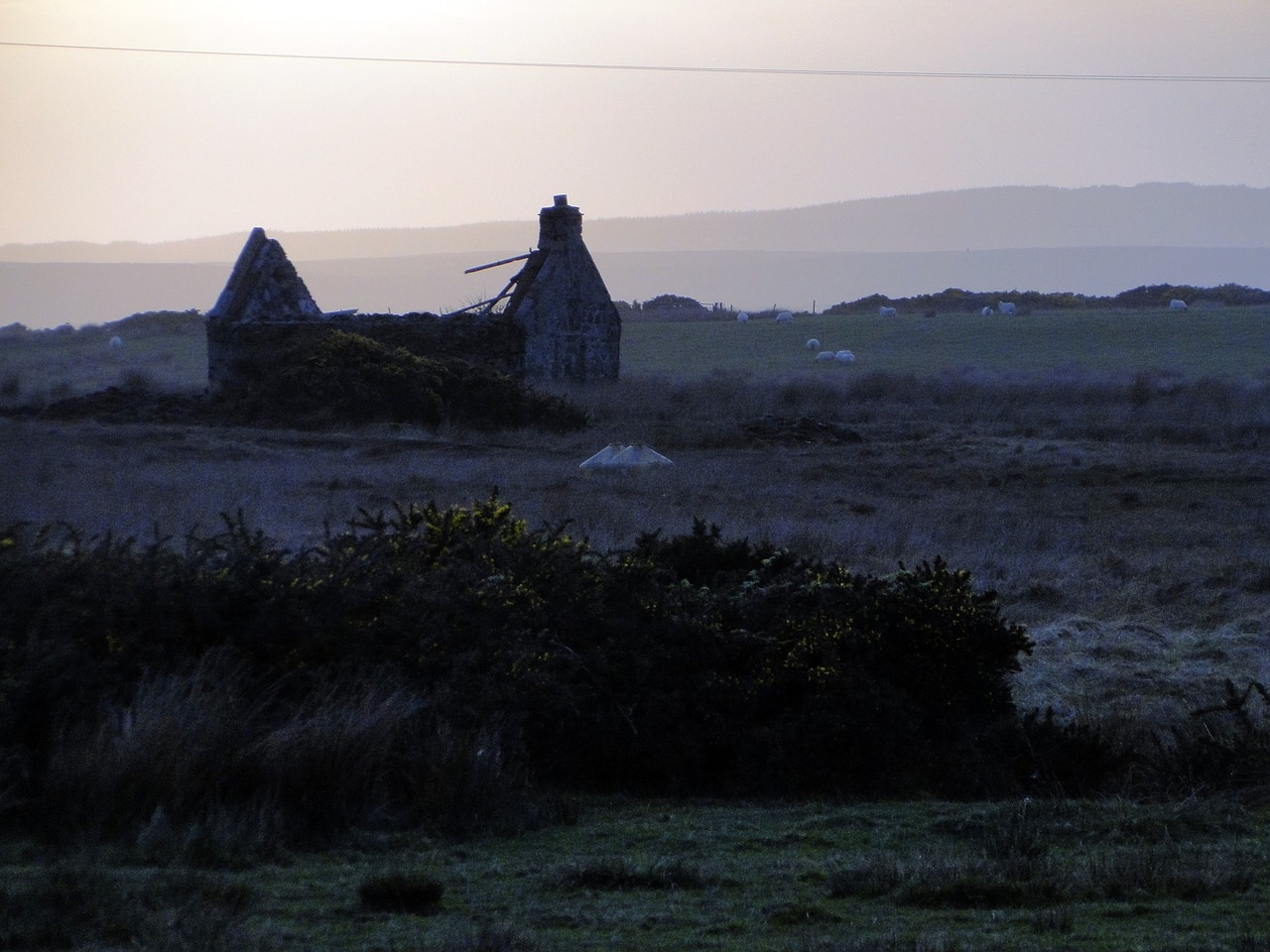 ruined house lapsed hut free photo