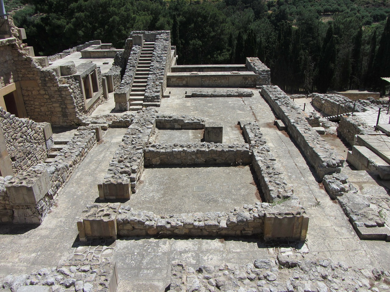 ruins palace of knossos minoans free photo