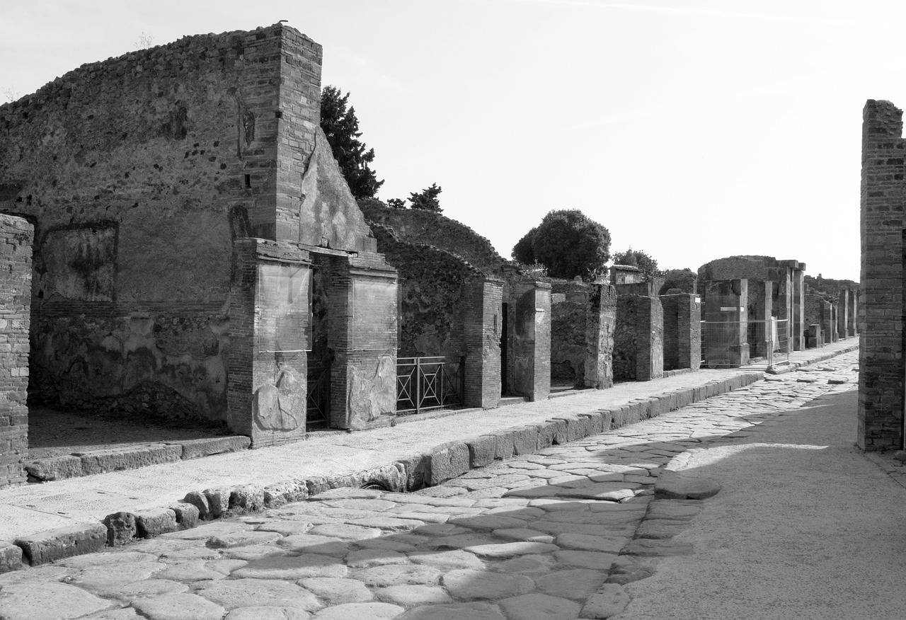 ruins italy pompei free photo