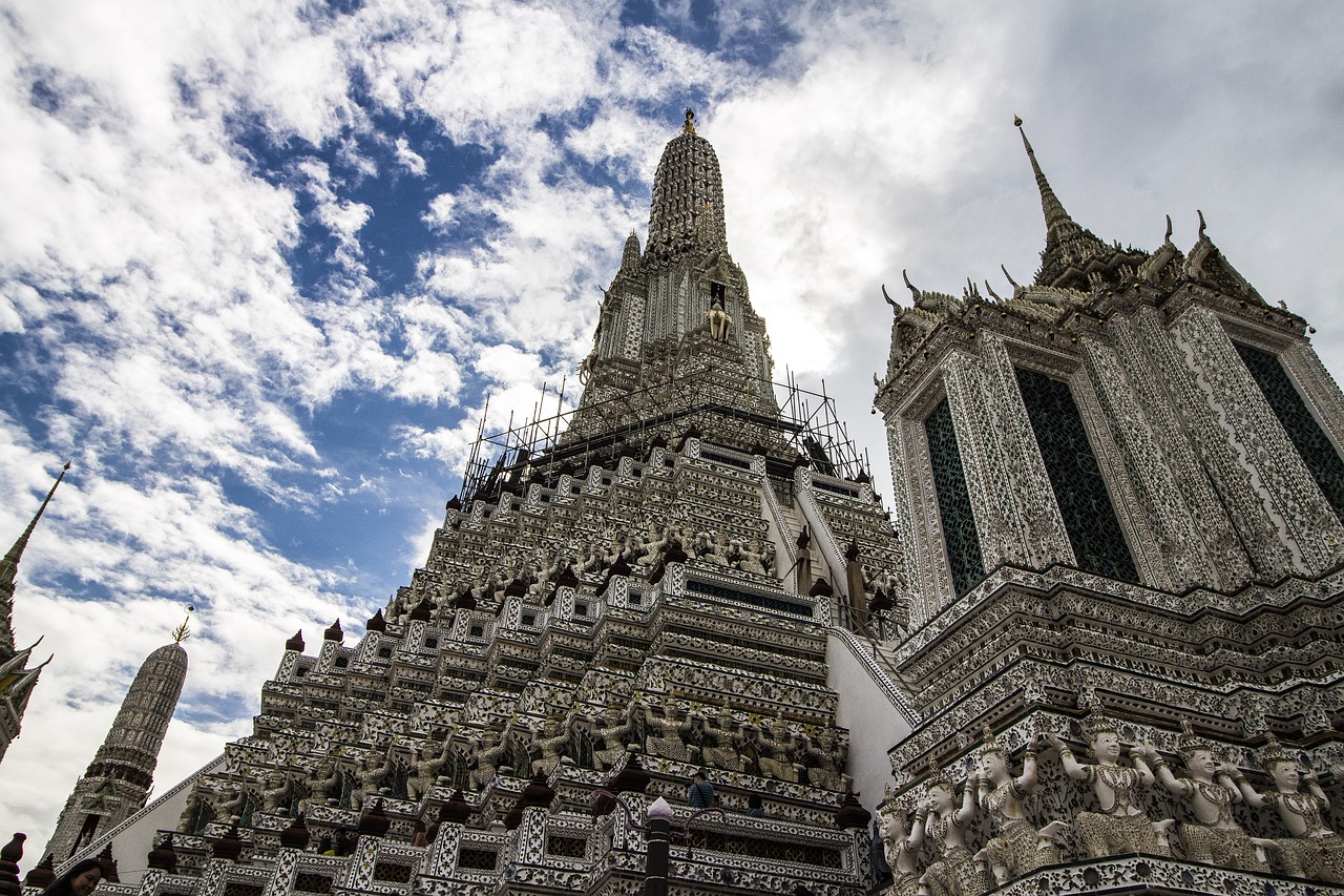 ruins ayutthaya blue sky free photo