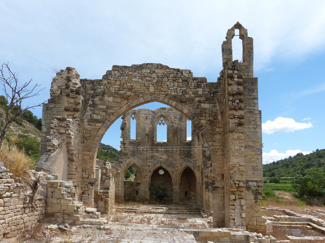 ruins  monastery  architecture free photo