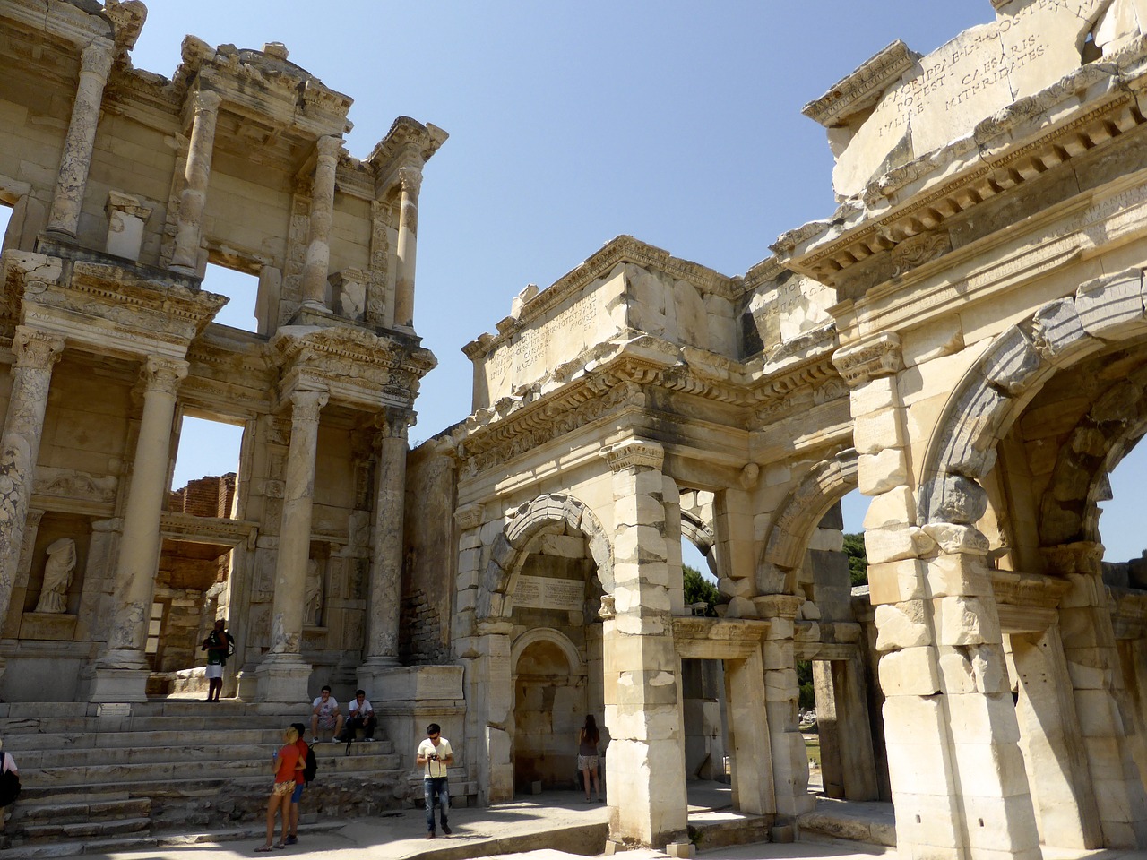 ruins roman temple free photo