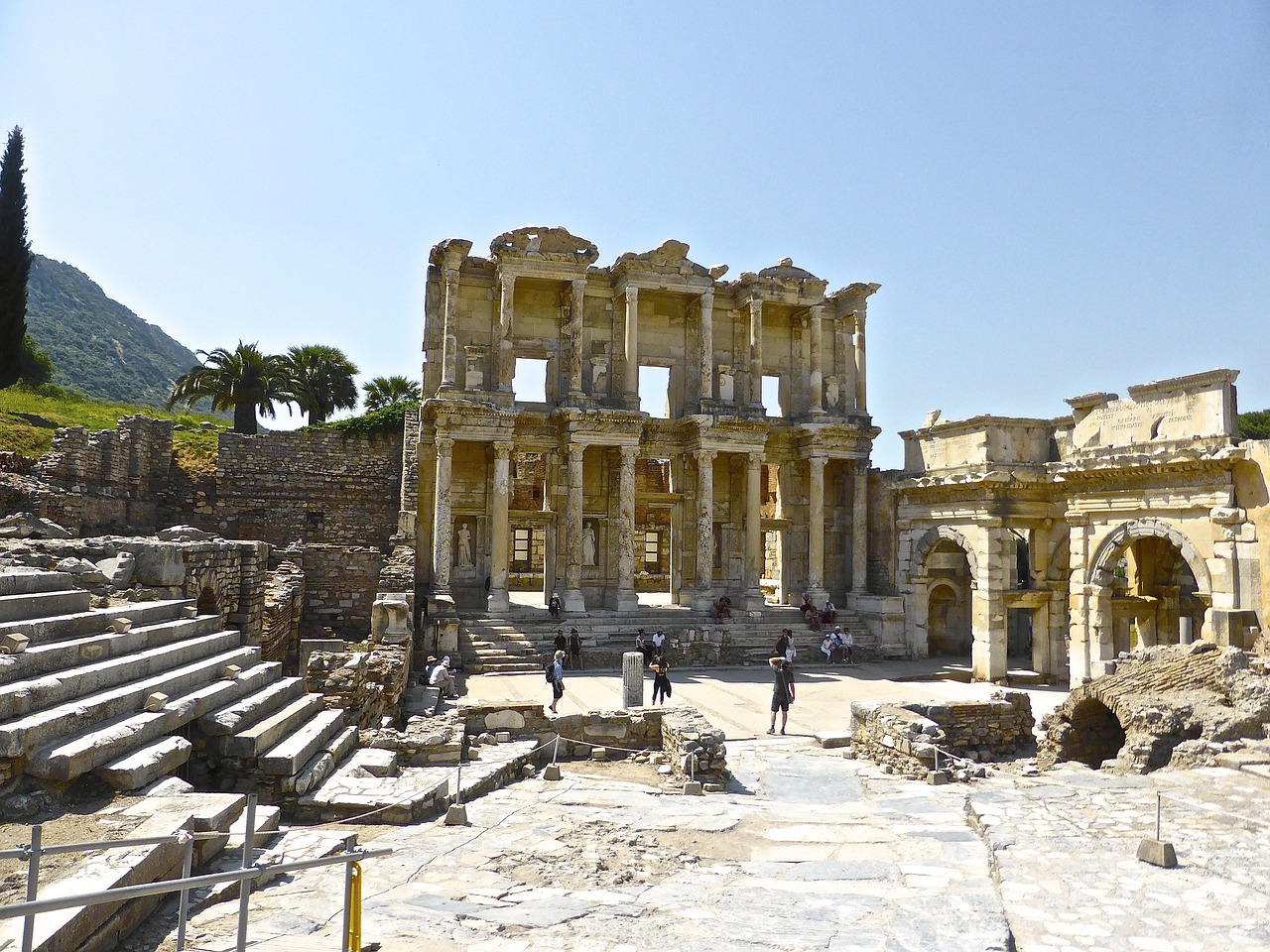 ruins roman temple free photo